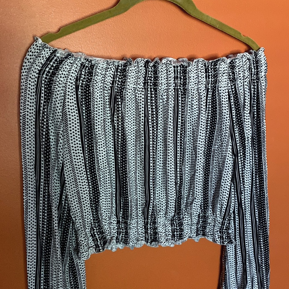 H&M Long Sleeve Crop Top